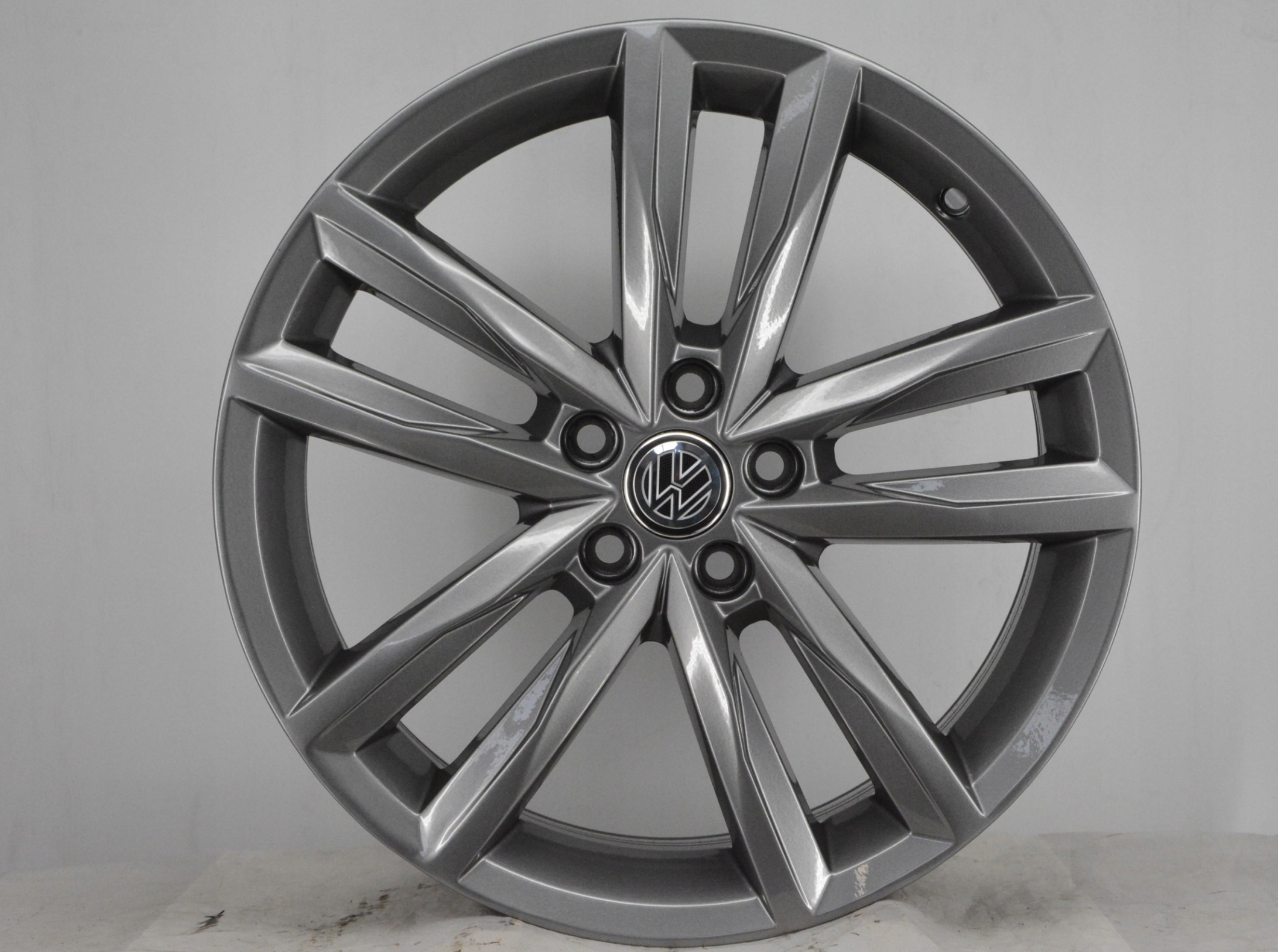 VW 17"