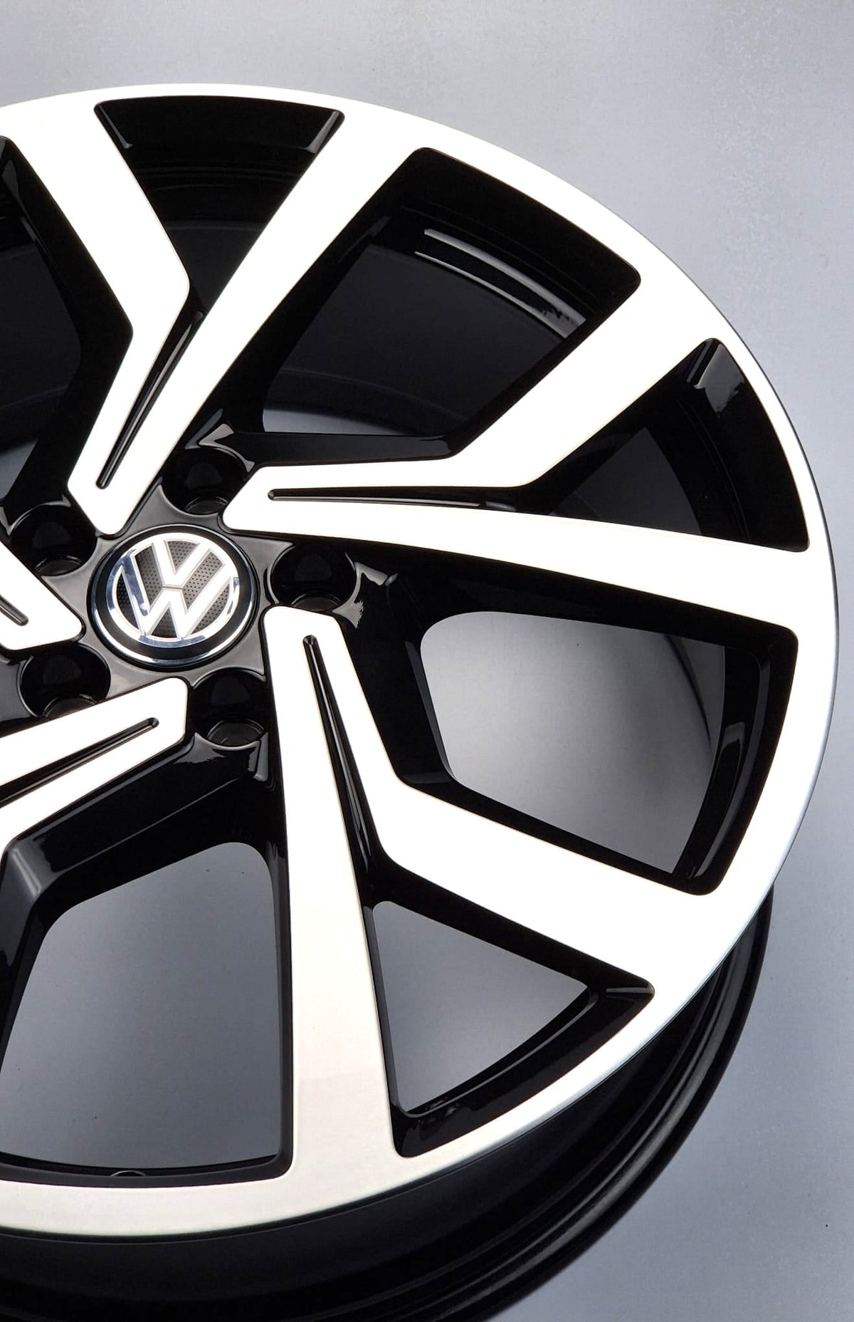 Volkswagen Brescia 19″ – 5G0601025CL – 4 fælge uden dæk – foto 4