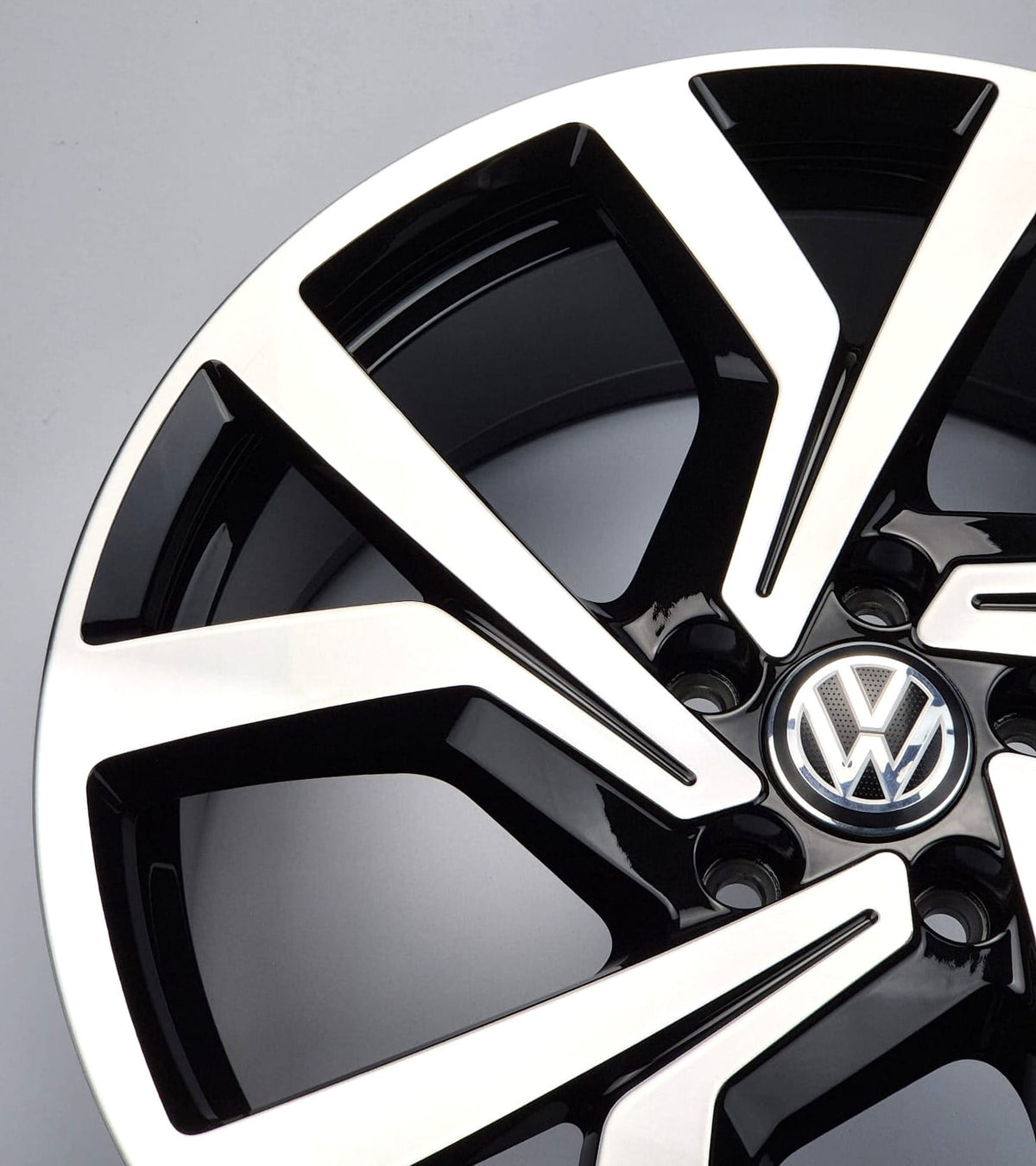 Volkswagen Brescia 19″ – 5G0601025CL – 4 fælge uden dæk – foto 3