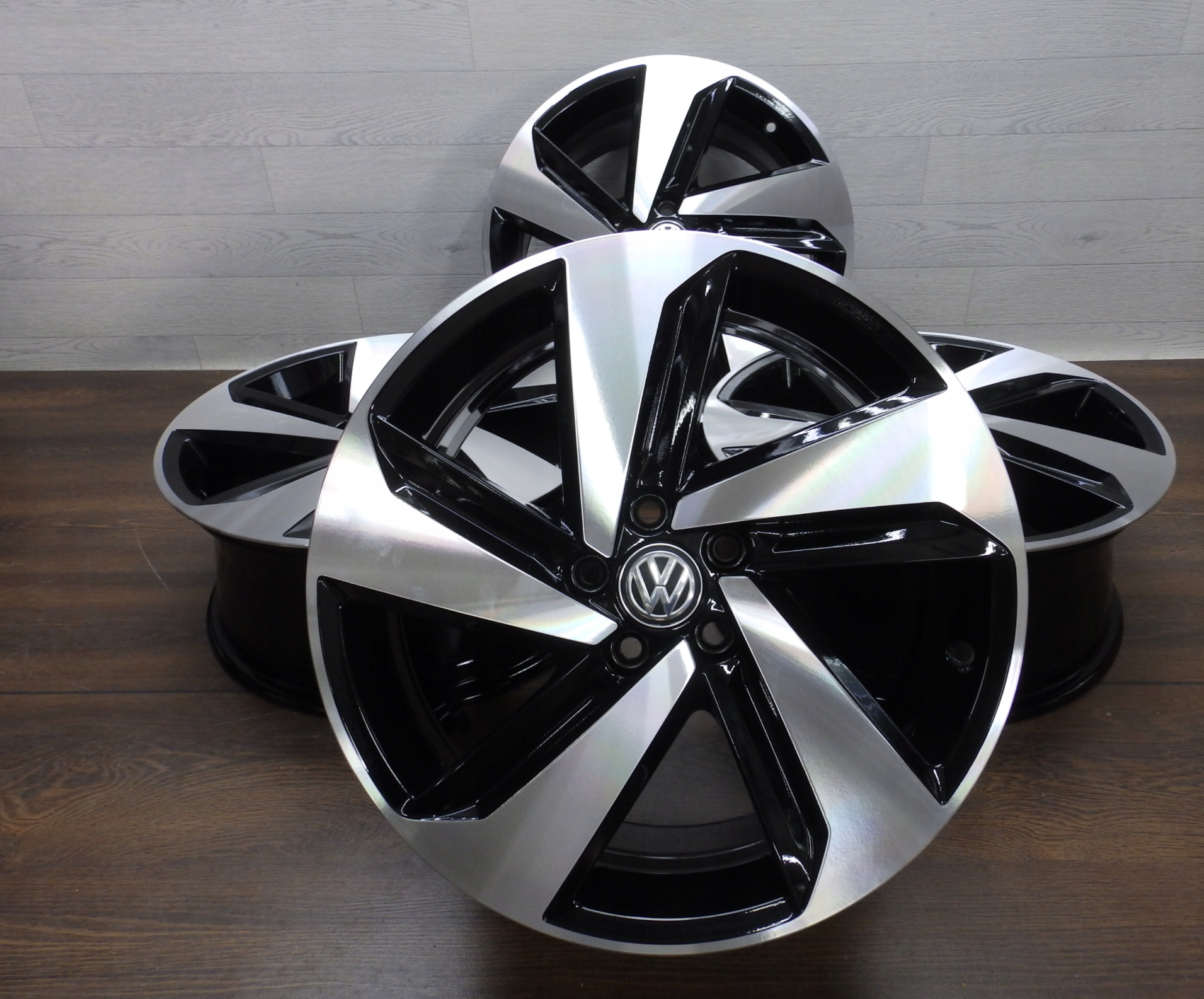 VW 17"