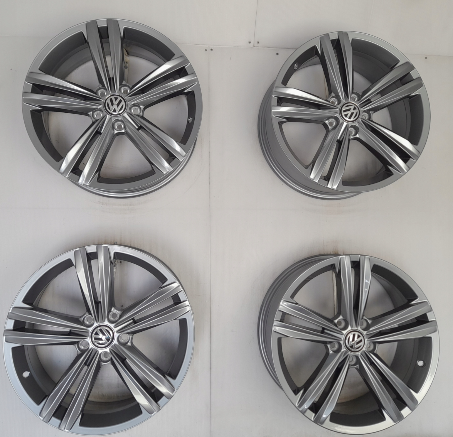 VW 18" SEBRING