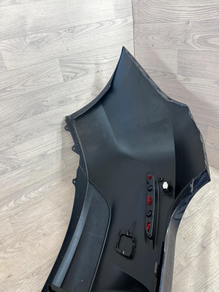 BMW F20 LCI – blå standardbagkofanger med reflekser og 4 PDC-positioner – konkret del, foto 5
