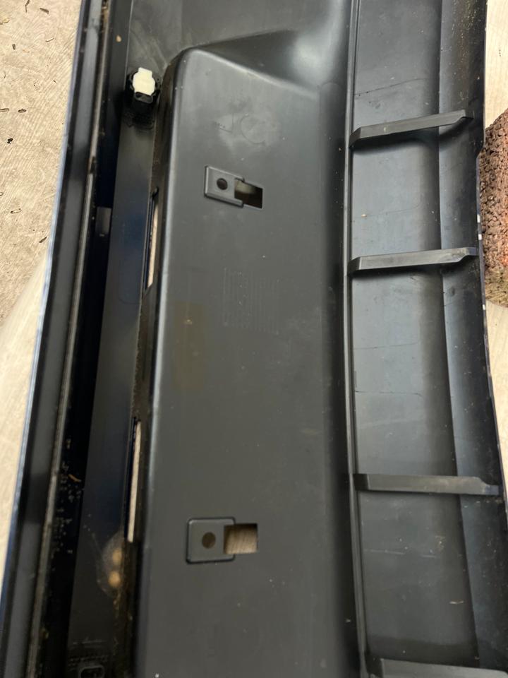 BMW F20 LCI – blå standardbagkofanger med reflekser og 4 PDC-positioner – konkret del, foto 6