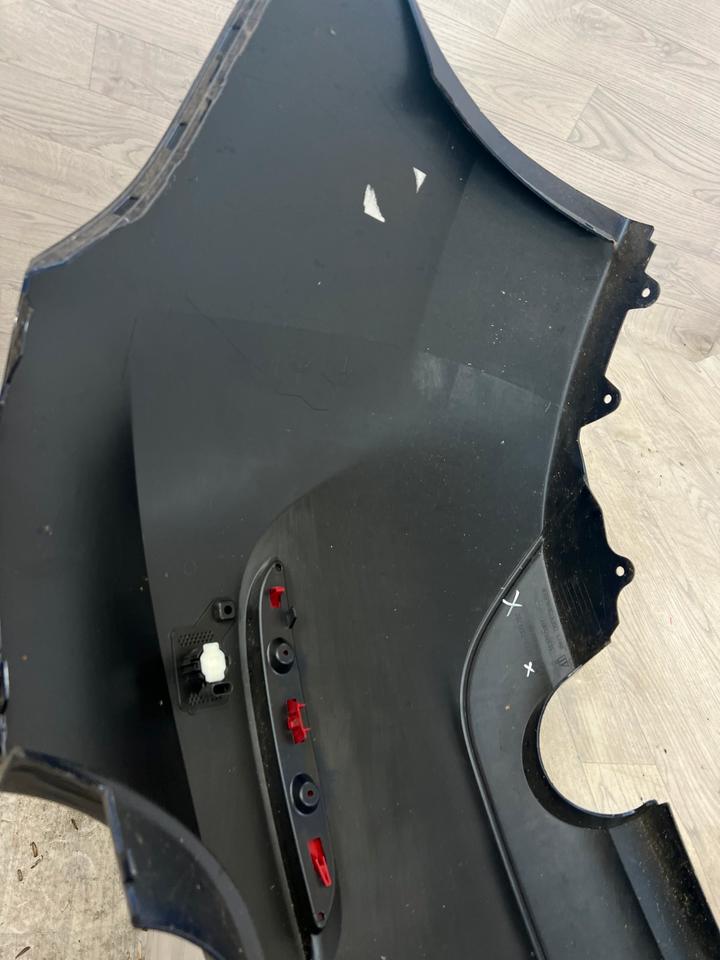 BMW F20 LCI – blå standardbagkofanger med reflekser og 4 PDC-positioner – konkret del, foto 7