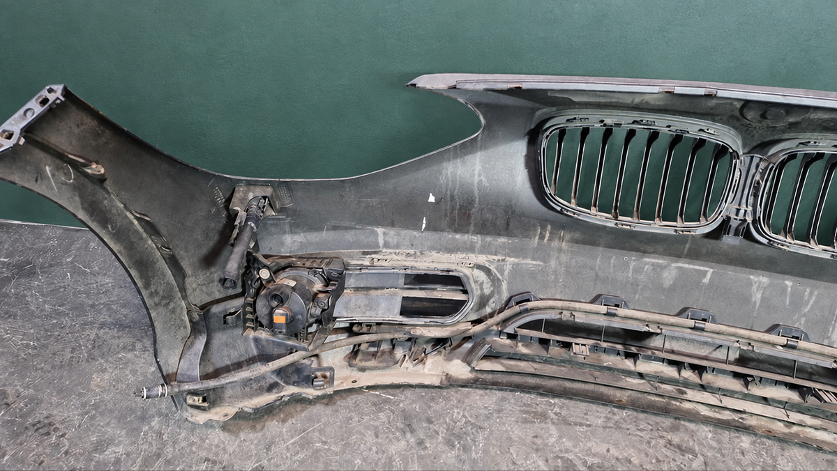 BMW F20/F21 før LCI – forkofanger med nyrer, gitre og tågelygter – modsatte bagside