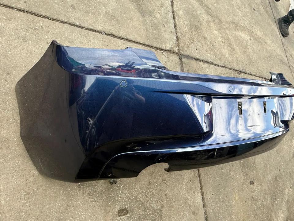 BMW F20/F21 før LCI – standardbagkofanger i A76 med PDC og ledningsdele – konkret del, foto 3