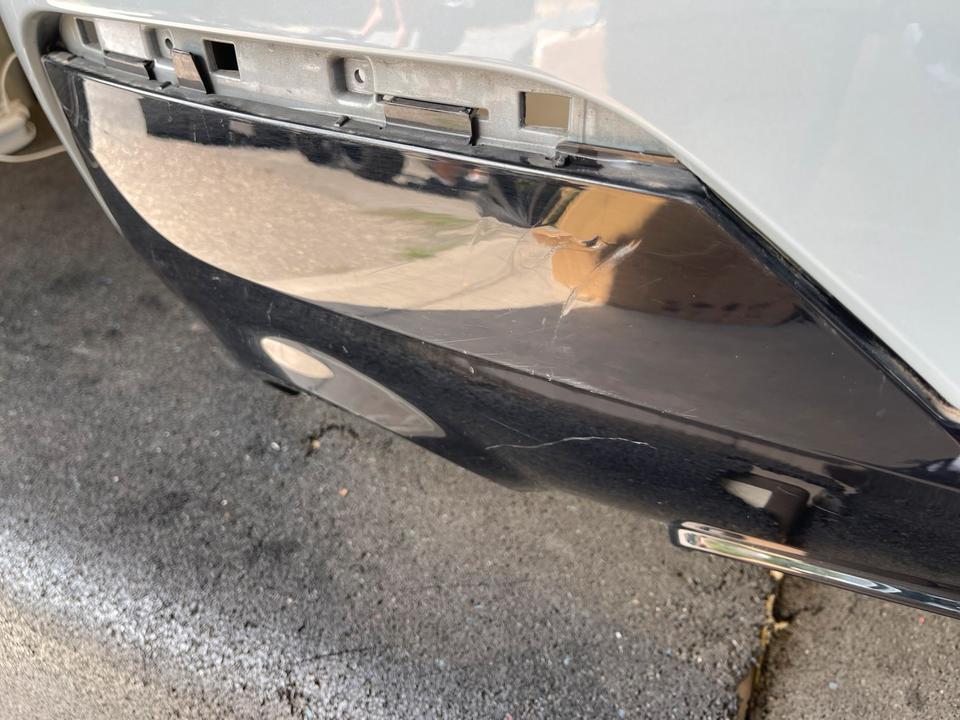 BMW G22/G23 – grå M-bagkofanger 8075834 med ridset sort underdel – konkret del, billede 3