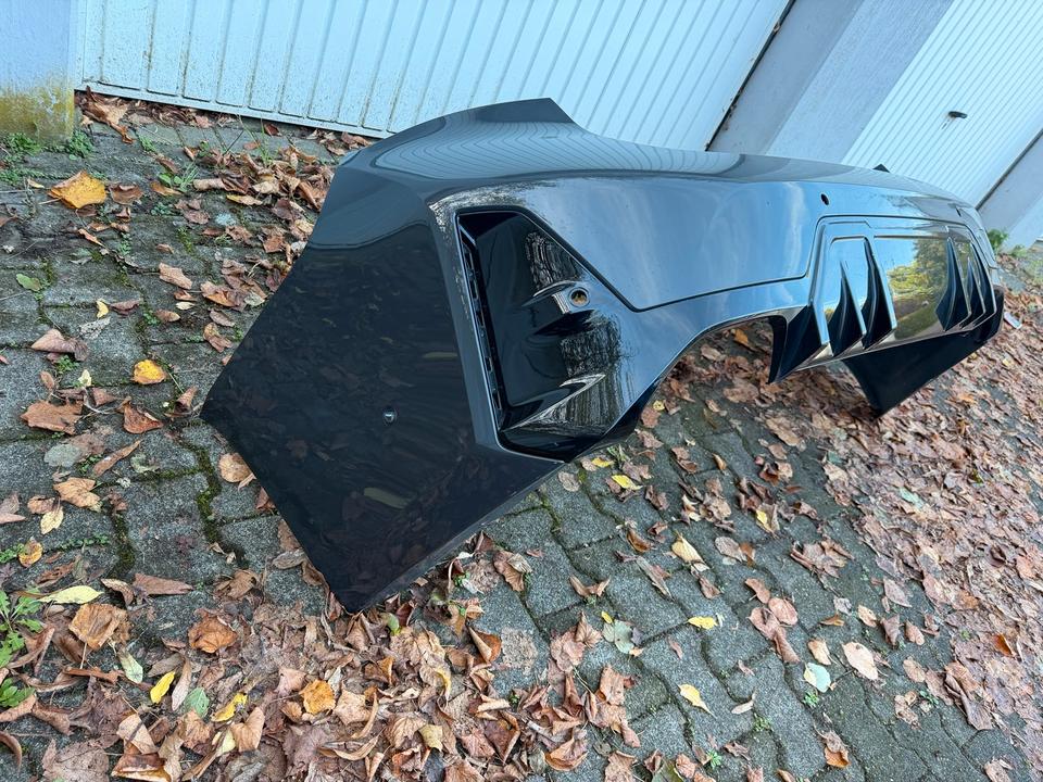 BMW G20 sedan LCI – M-Sport bagkofanger 8085480 med nedre indsats – foto 2
