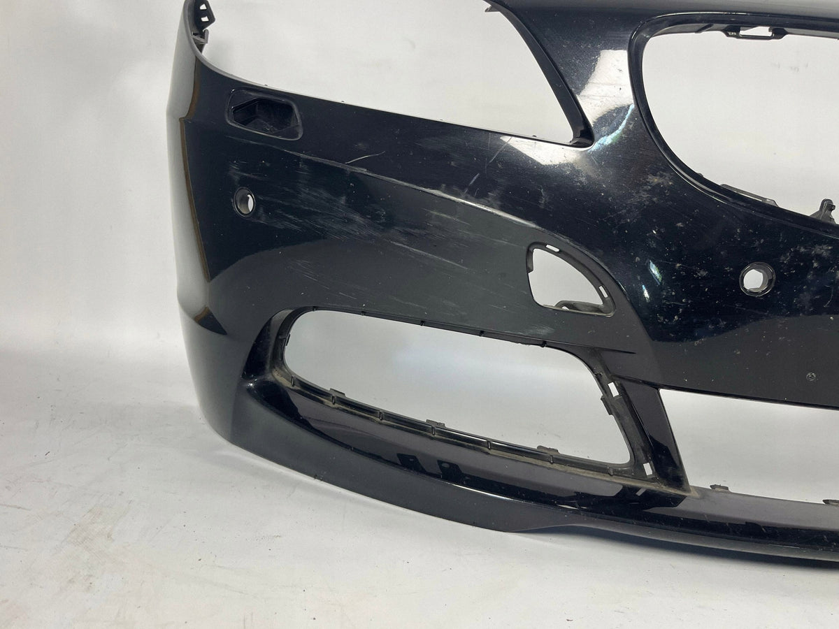 BMW Z4 E89 – standard forkofanger med PDC- og lygtevaskerhuller, til lakering – konkret del og stand