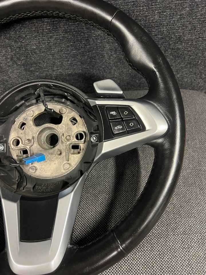 BMW Z4 E89 læderrat med multifunktion og skiftepaler – uden airbag – originalfoto 11