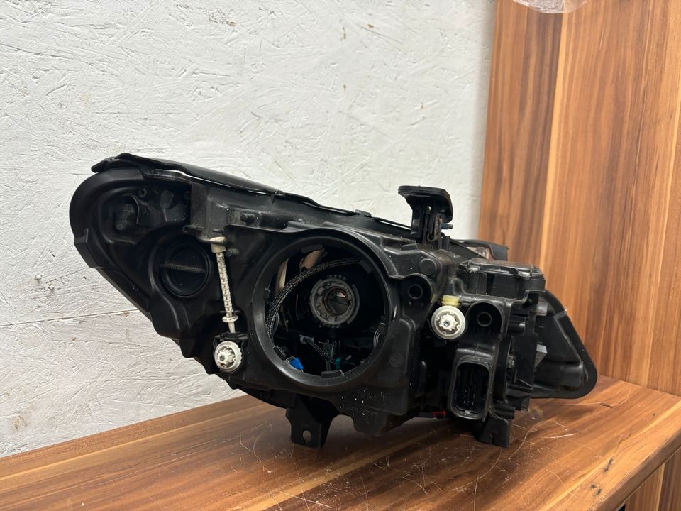 BMW Z4 E89 LCI – venstre bi-xenonforlygte ECE 7303249-07 uden moduler
