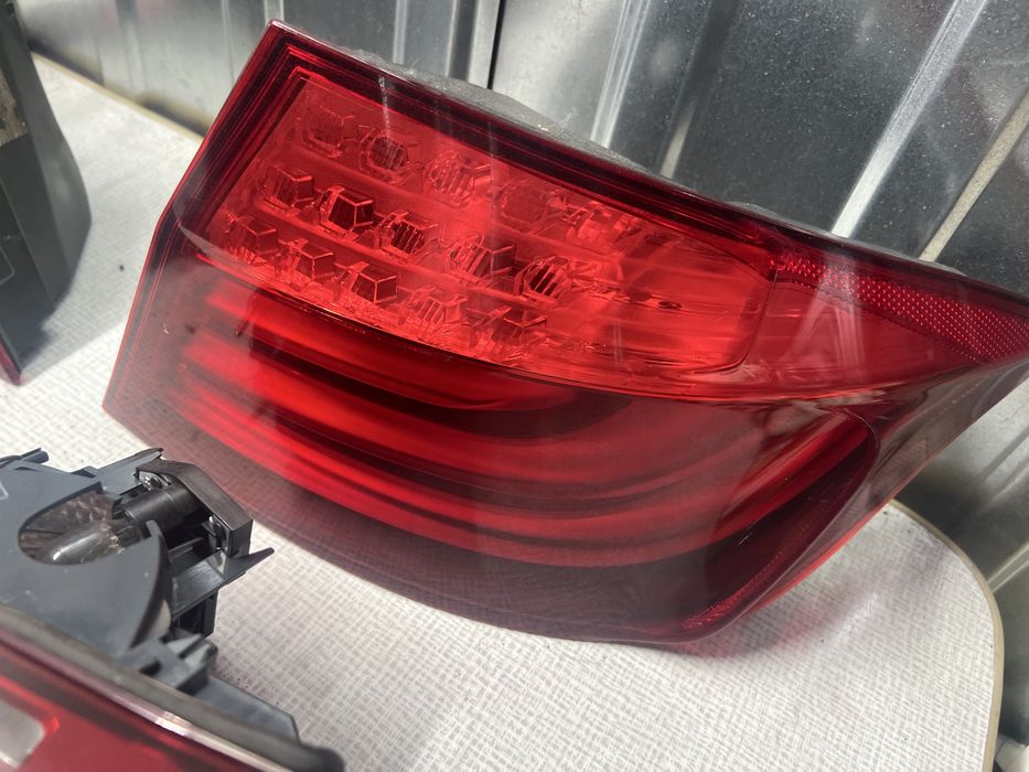 BMW F10 Sedan før facelift – baglygtesæt EU, 4 dele – brugt – konkret del, foto 4