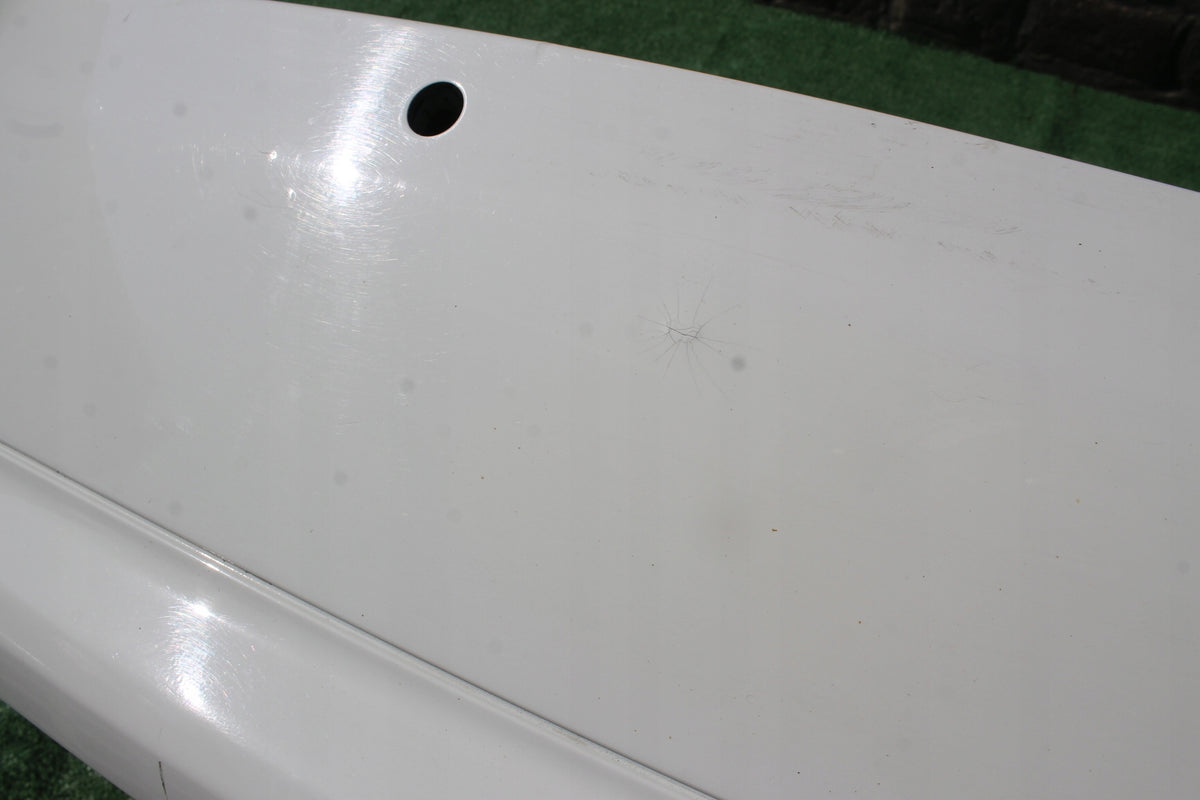 BMW F11 Touring standardbagkofanger – hvid, dobbeltsidet udstødning, lakskader – originalfoto 4