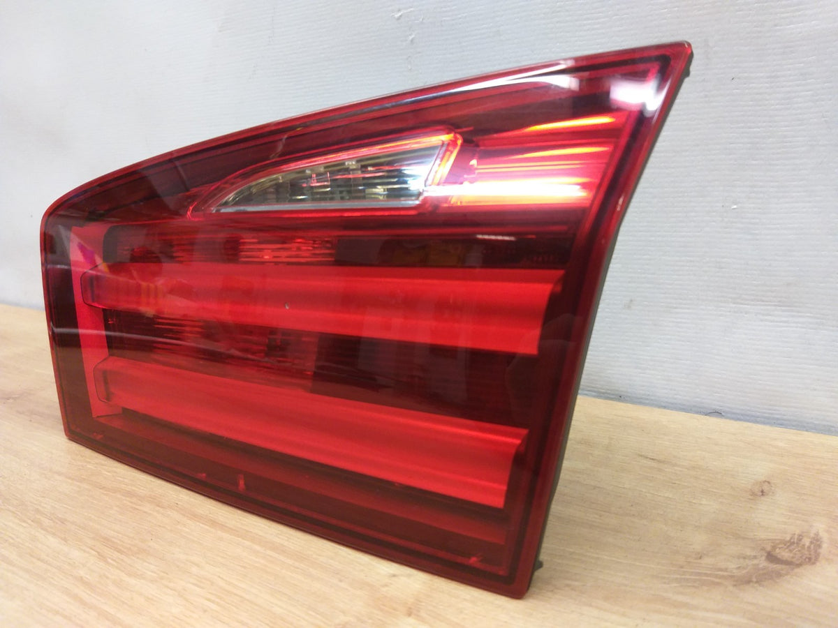 BMW F11 Touring før facelift – højre inderbaglygte 7203228-06 – brugt – konkret del, foto 2