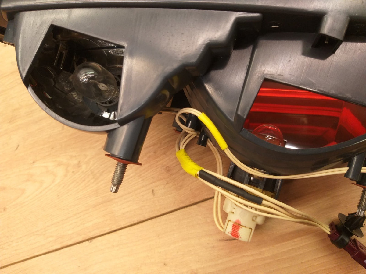 BMW F11 Touring før facelift – højre inderbaglygte 7203228-06 – brugt – konkret del, foto 4