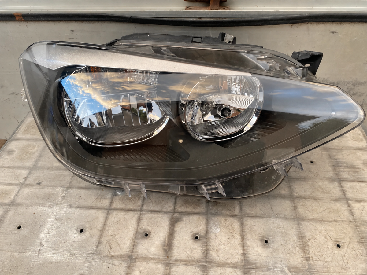 BMW F20/F21 før LCI – højre H7-halogenforlygte EU, 7229672-08, med dæksler