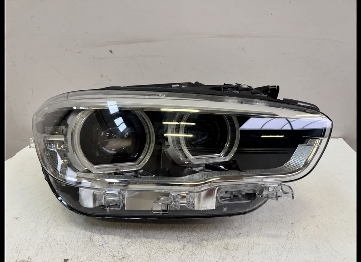 BMW F20/F21 LCI – højre ikke-adaptiv LED-forlygte EU, 7435778-02, uden moduler