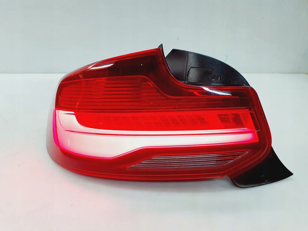 BMW F22/F23/F87 LCI – venstre Black Line LED-baglygte, EU, OE 9491591