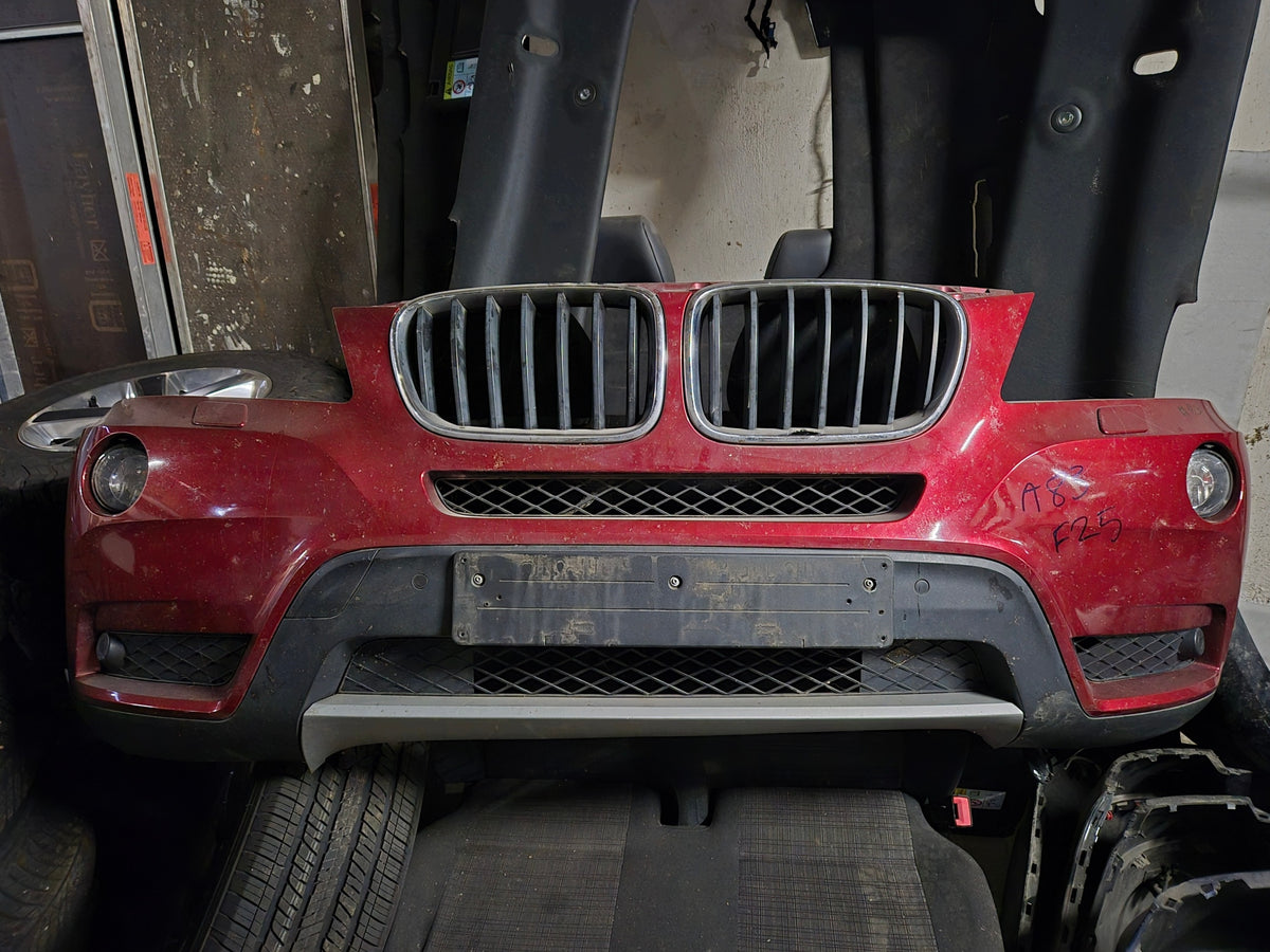 BMW X3 F25 – standard forkofanger med grill og tågelygter, A83 – med slid