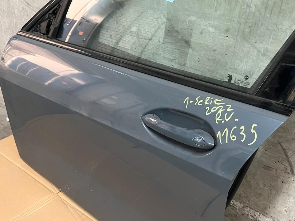 BMW F40 – venstre fordør med rude og dørbeklædning, grå – originalfoto 4