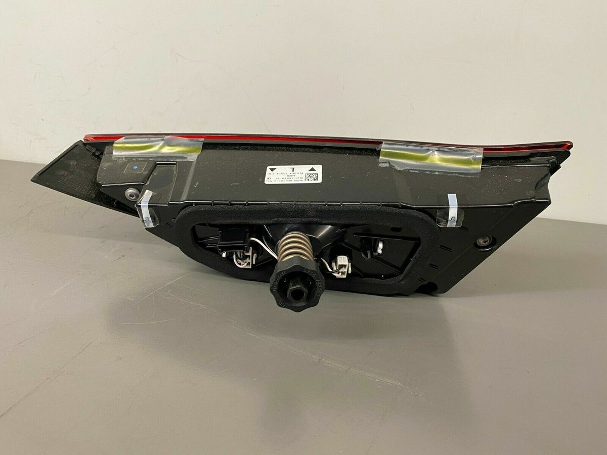 BMW F40 – venstre indre baglygte Low til bagklap, 63217450649-13 – originalfoto 2