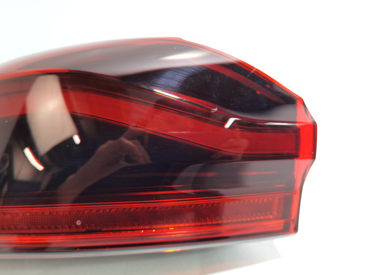 BMW G06 venstre ydre LED-baglygte – originalt foto 6