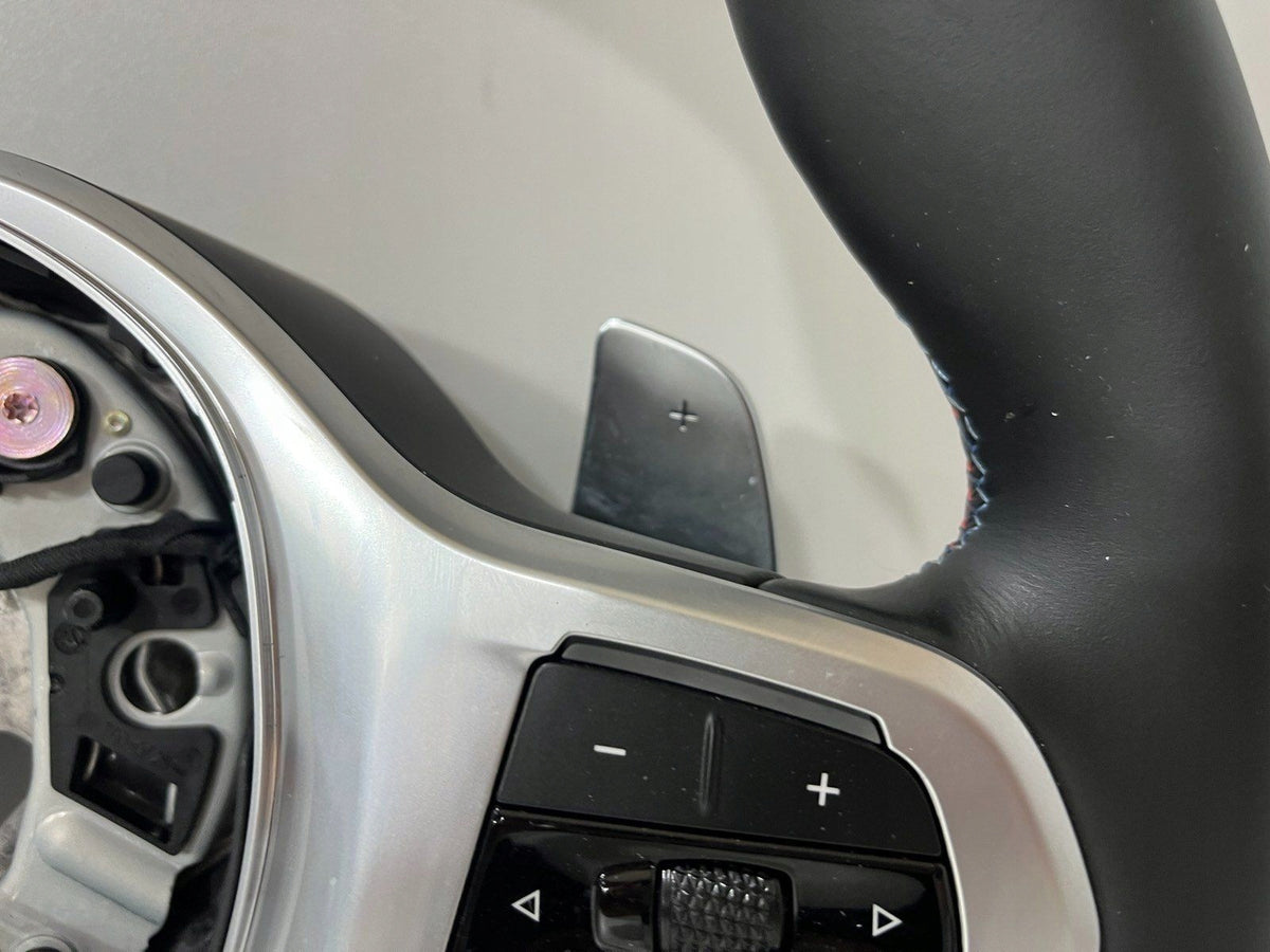 BMW X7 G07 M-sportsrat uden airbag – originalfoto 7, brugsspor bevaret