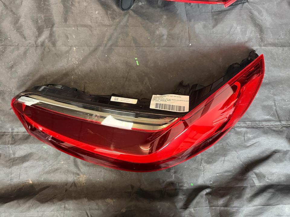 BMW Z4 G29 højre LED-baglygte – OE 7439018, donor 30i 2019 – foto 2 af den konkrete del