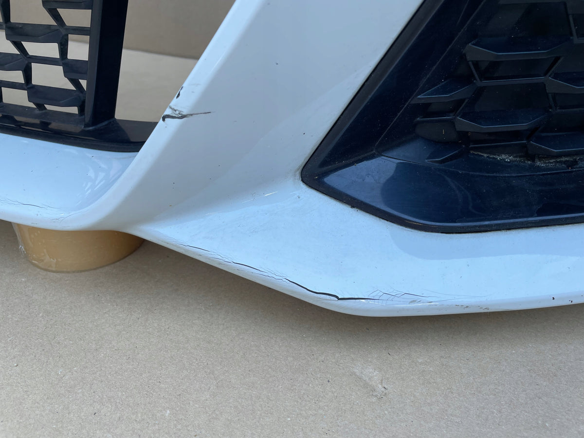 BMW G30/G31 LCI M-Sport forkofanger A300 med kamera – revner og lakskade i underkant