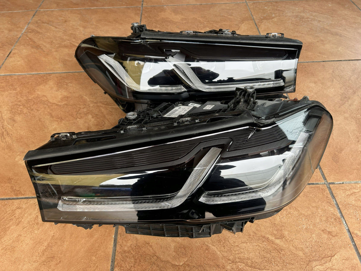 BMW G30/G31 LCI – sorte EU Adaptive LED-forlygter med moduler, par – brugt