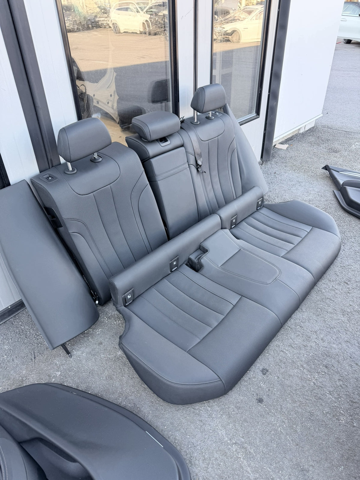 BMW G31 Touring mørkt sportsinteriør – Bagsæde og sidepuder