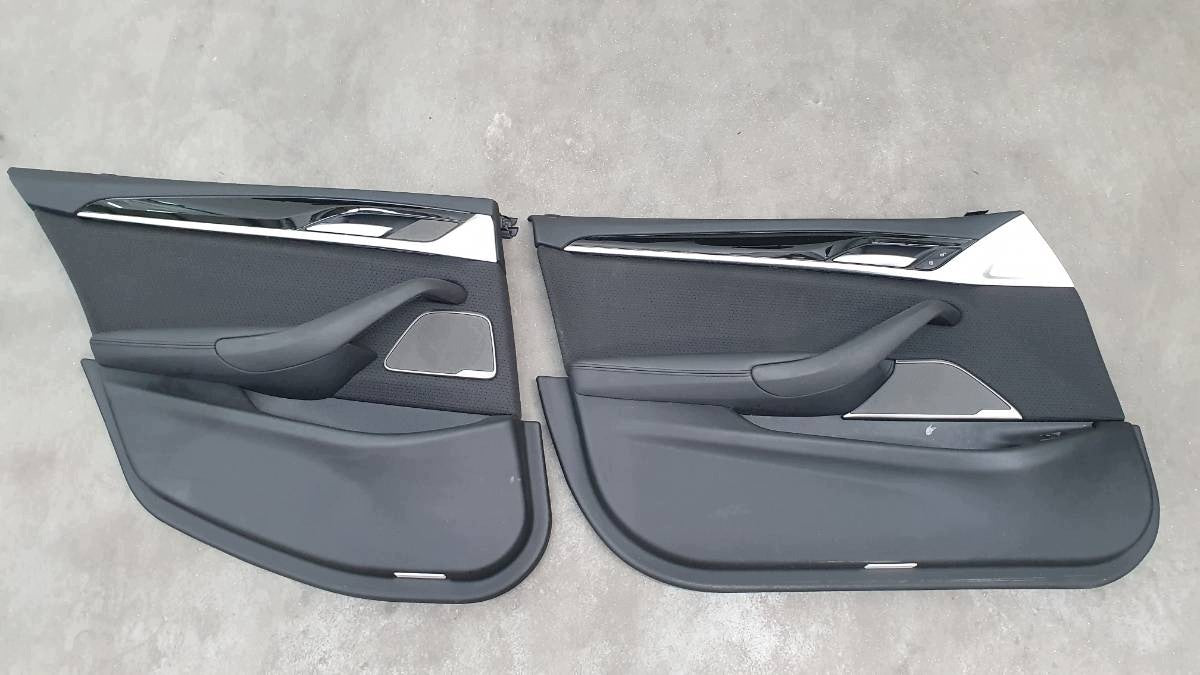 BMW G31 Touring standardinteriør i mørkt stof, originalfoto 5