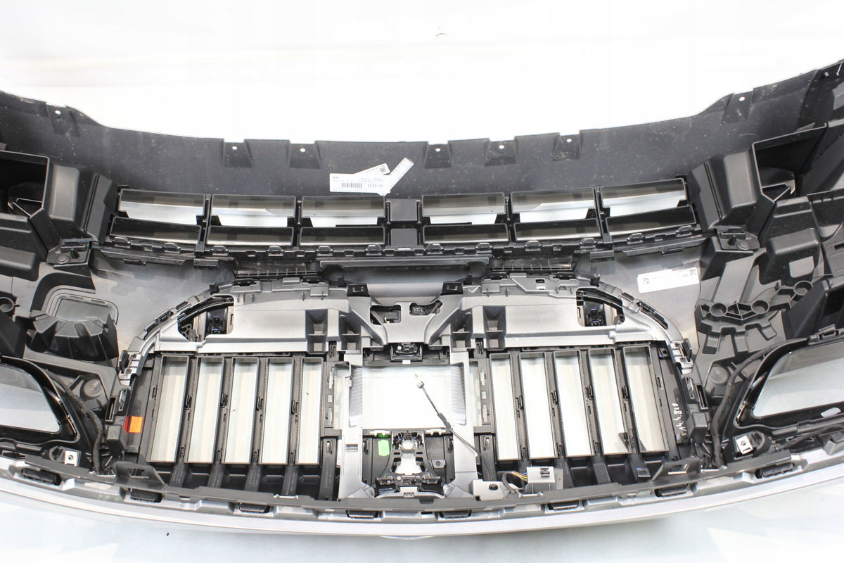 BMW 7-serie G70 – standard forkofanger, C67 Spacesilver, med nyregrill – foto 4