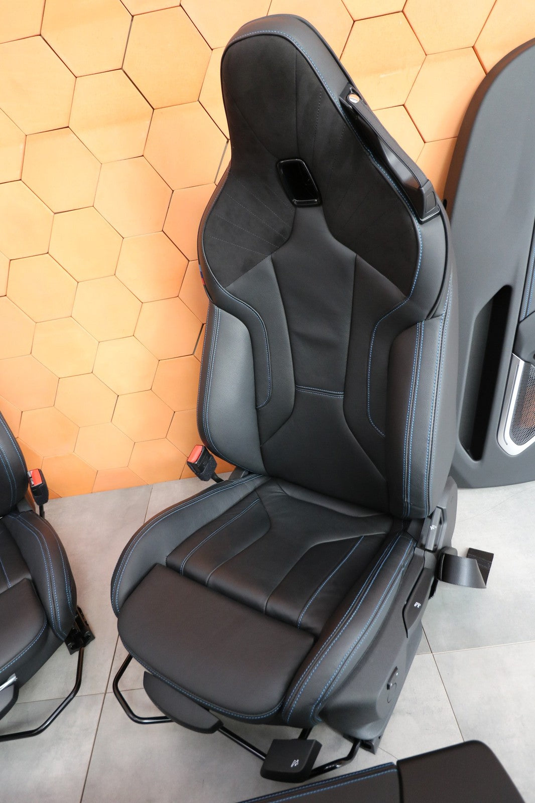 BMW Z4 G29 M-Sport passagersæde i sort Vernasca Alcantara