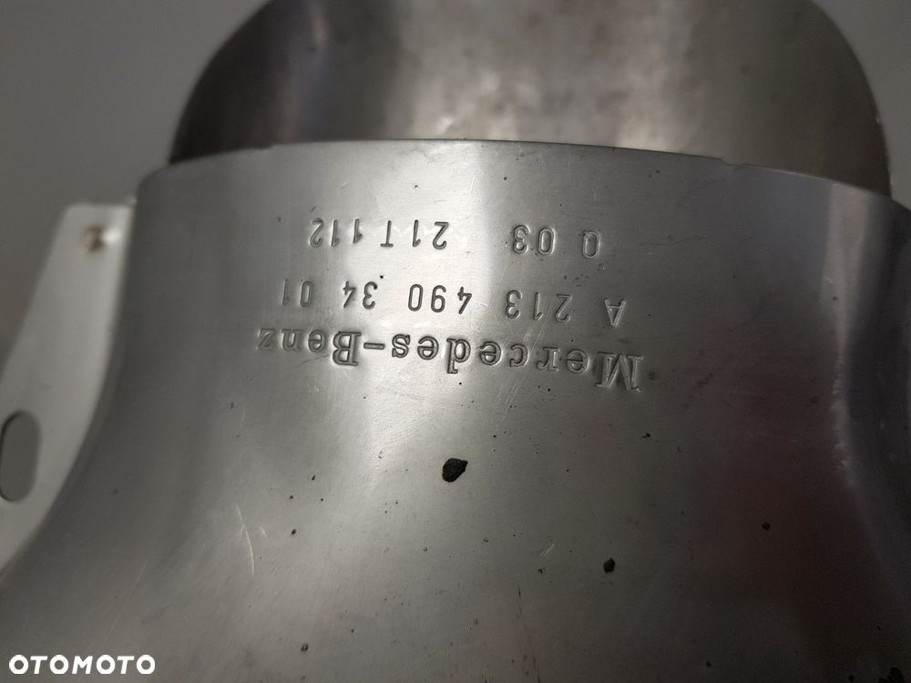 Mercedes W213 højre udstødningsafslutning A2134903401 – originalt delnummer
