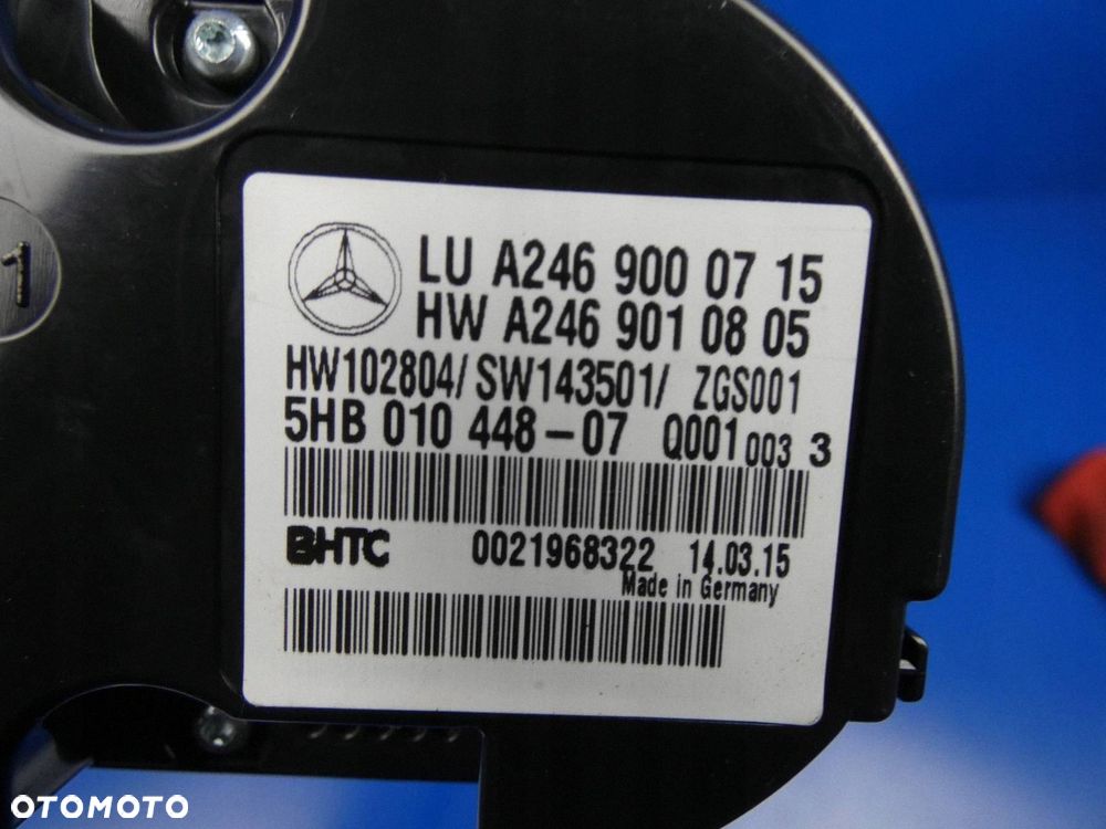 Mercedes-mærkat A2469000715 og HW A2469010805