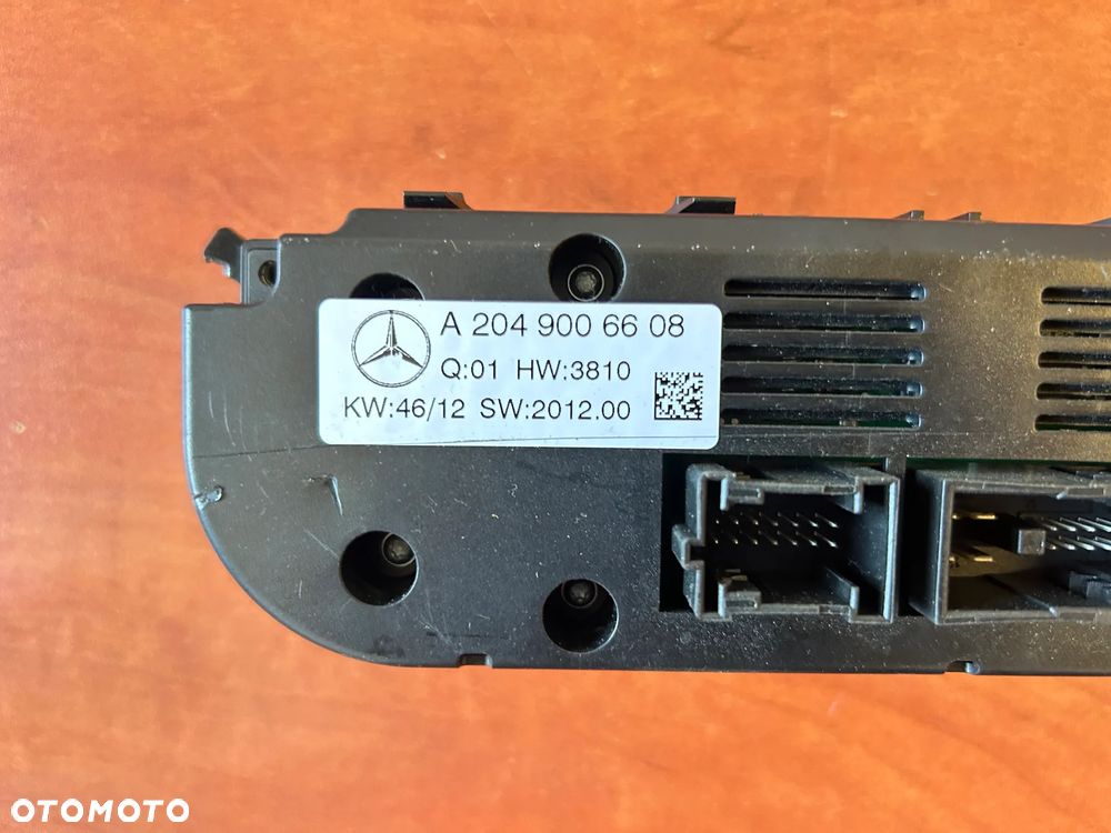 Mercedes W204 klimapanel A2049006608 – originalmærkat og stik