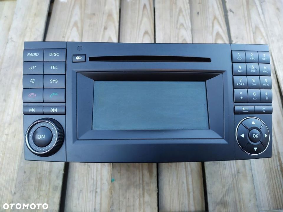 Mercedes W211 – original radio med skærm, A2118705794 MN3830
