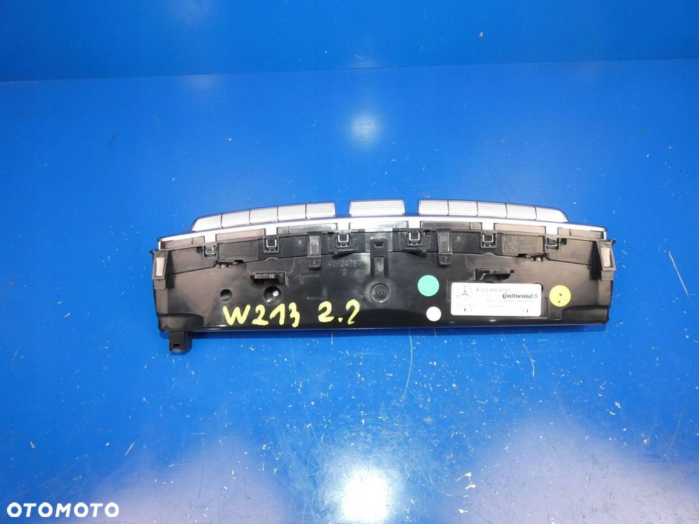 Mercedes W213 klimapanel A2139054707 – bagside med lagerpåskrift