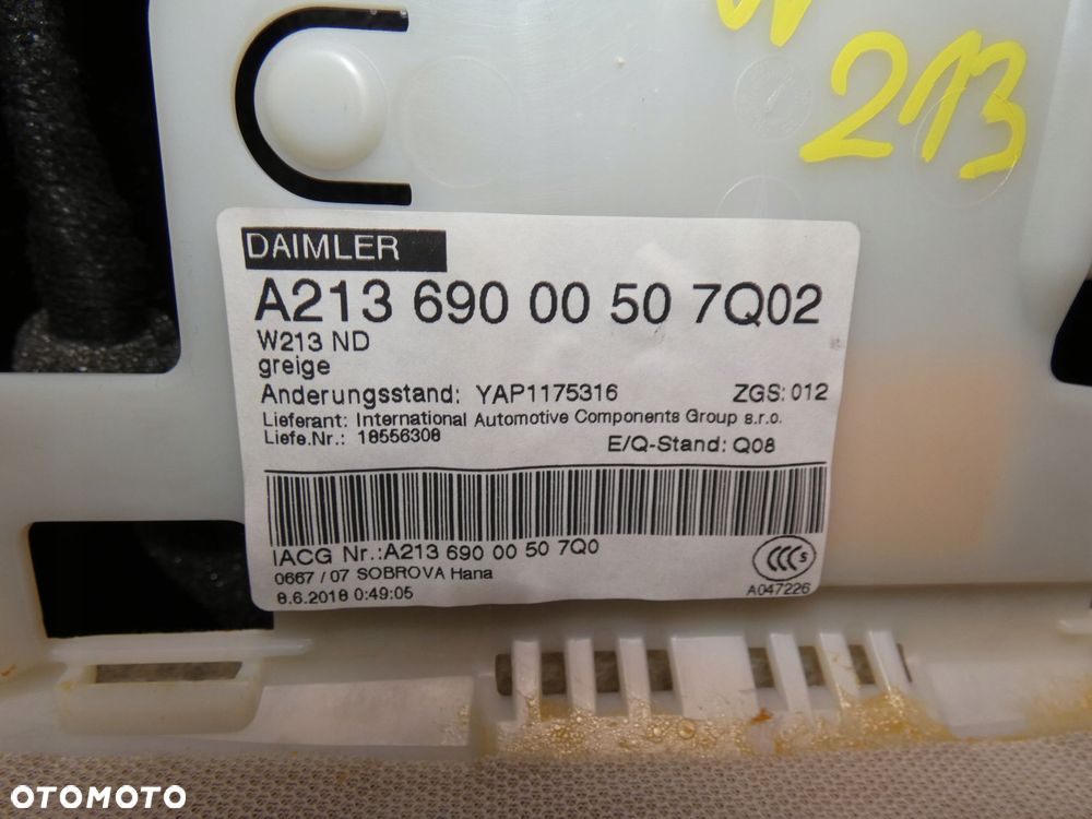 Daimler-mærkat A2136900050 7Q02 på W213-loftbeklædning
