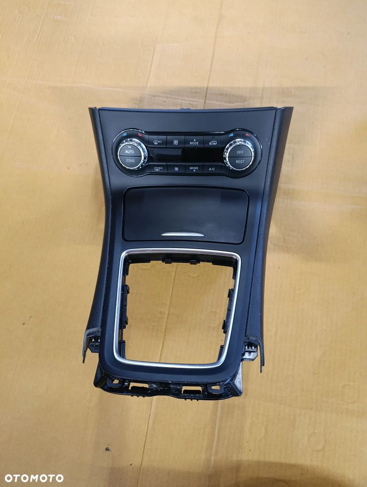 Mercedes B-Klasse W246 – klimapanel med konsolramme, A2469002408