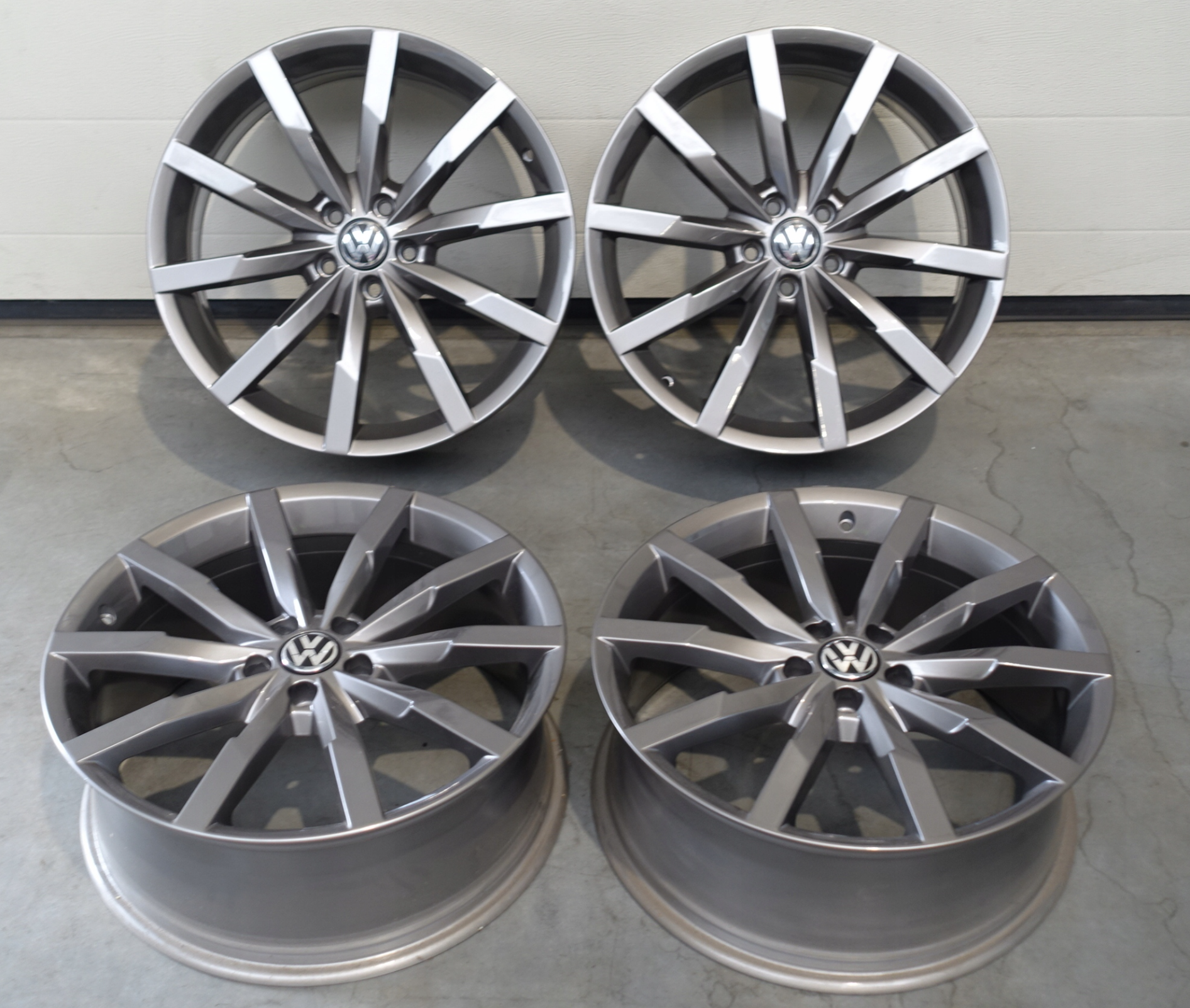 VW 20" MONTEREY