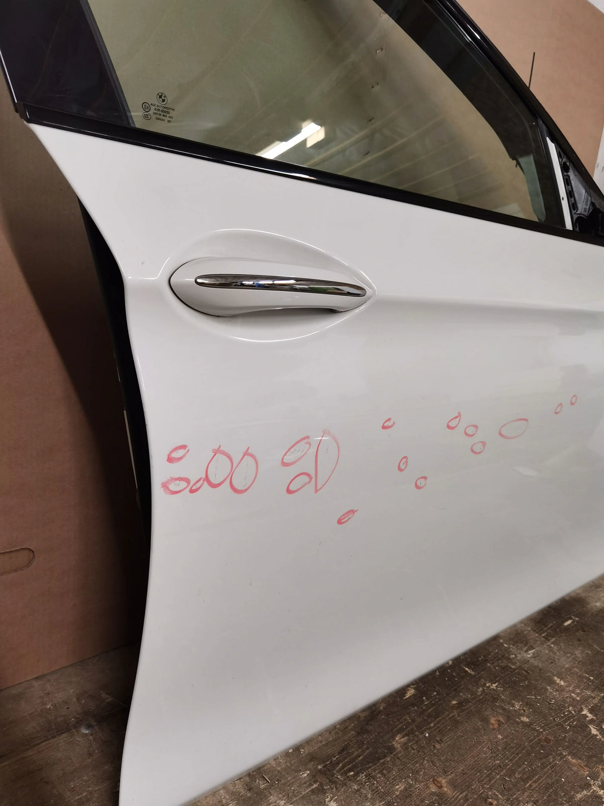 BMW F10/F11 før LCI – højre fordør 300 med rude, greb og mekanik, uden dørbeklædning – foto 5