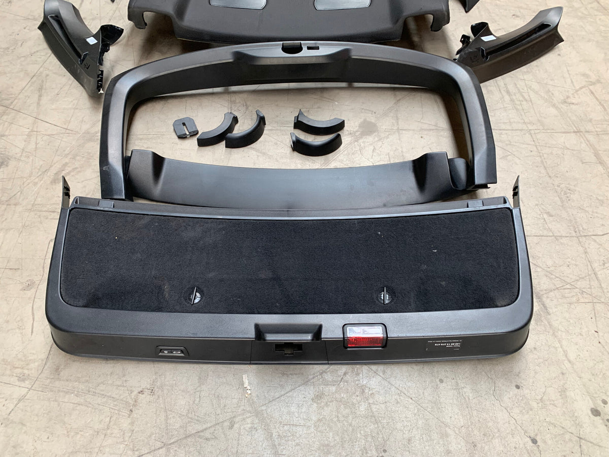 BMW F11 Touring LCI – sort loftsæt uden panorama med stolper og bagklapstrim – brugt – foto 2, faktisk brugt stand