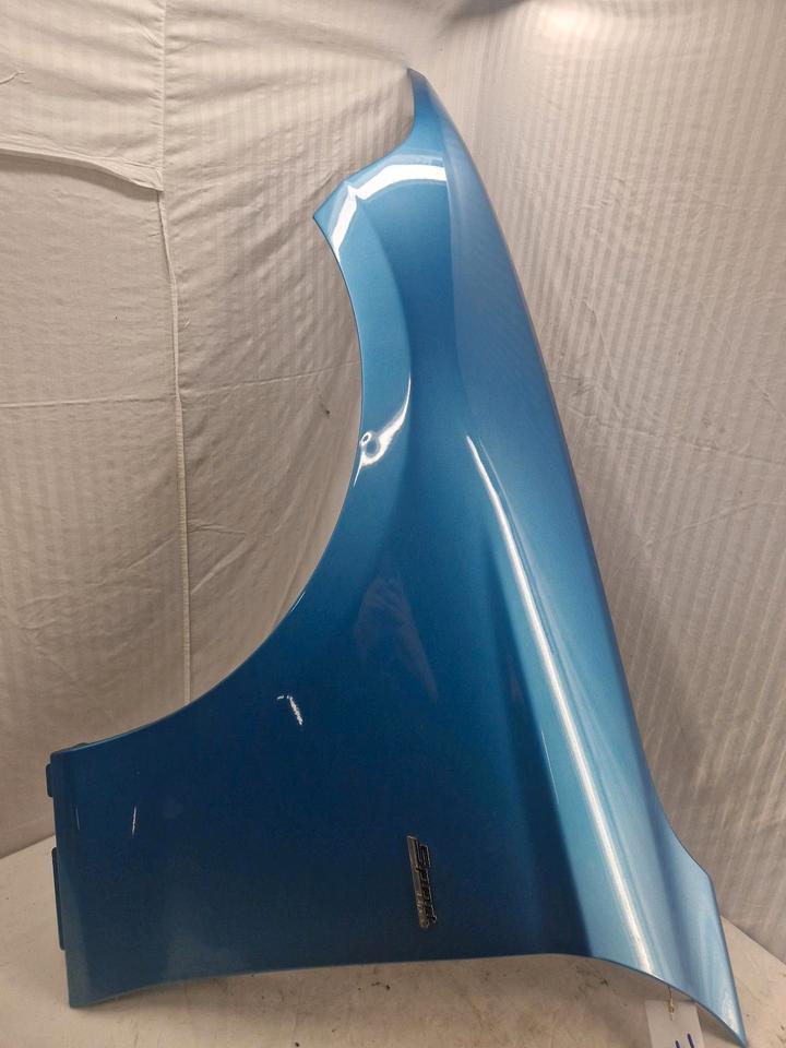 BMW F20 LCI – venstre forskærm, C1R Seaside Blue Metallic, med lak- og kantmærker