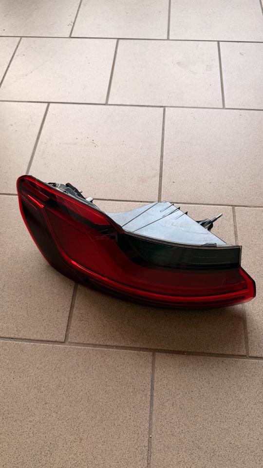 BMW X4 G02 – venstre udvendige LED-baglygte, ECE, oplyst 63217409395