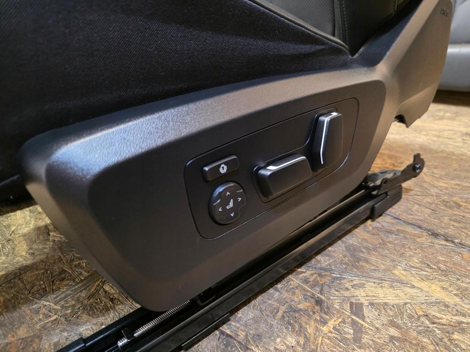 BMW X3 G45 – sort sædesæt med elindstilling og dørbeklædninger – foto 6