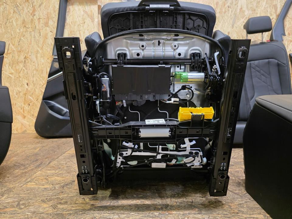 BMW X3 G45 – sort sædesæt med elindstilling og dørbeklædninger – foto 7