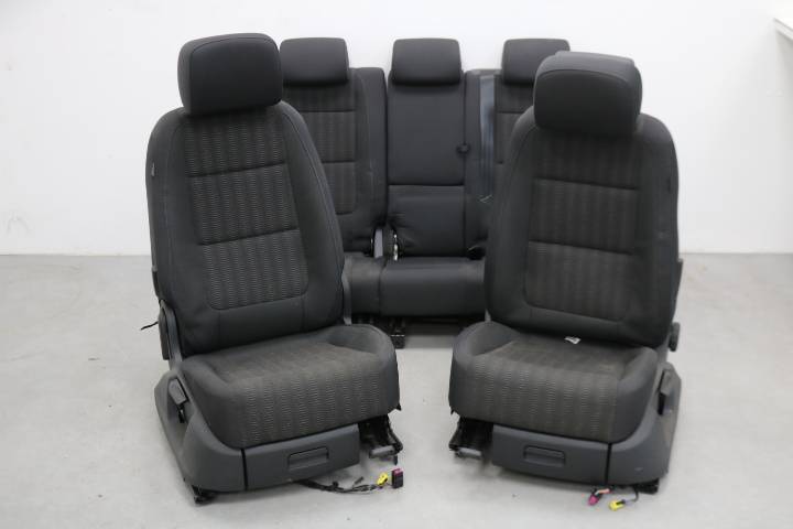 VW Tiguan 5N sædesæt med varme – mørkt stof, uden airbags – originalfoto af den konkrete del
