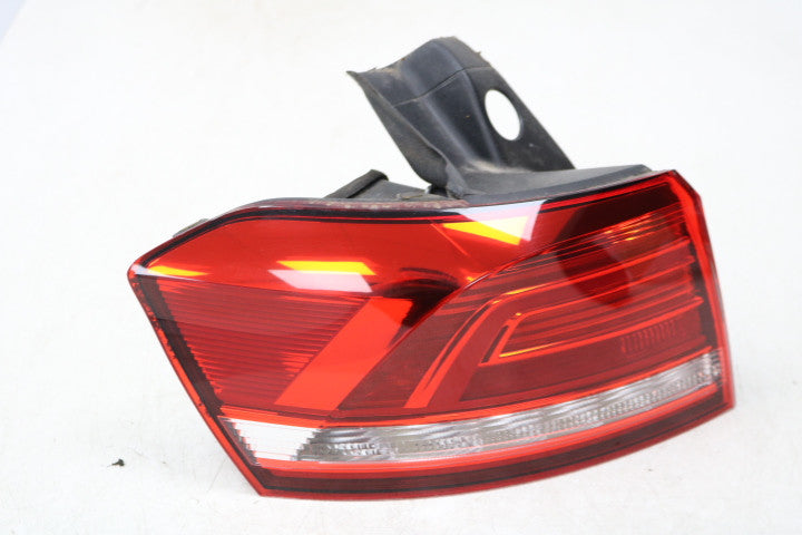 VW Passat B8 Variant venstre ydre LED-baglygte – 3G9945095D – originalfoto 2 af den konkrete vare